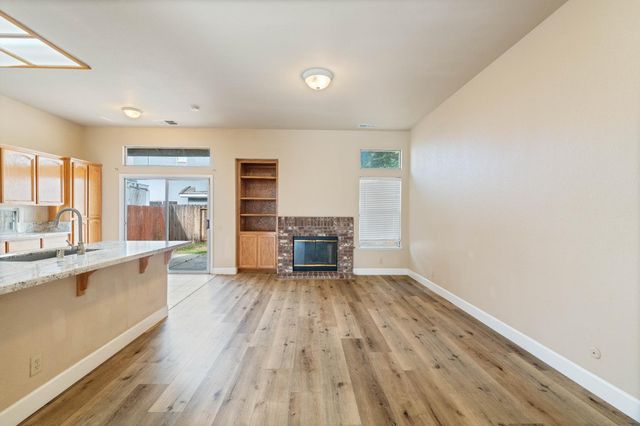 8862 Laguna Star Dr, Elk Grove, CA 95758