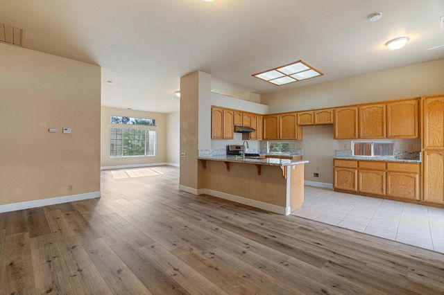 8862 Laguna Star Dr, Elk Grove, CA 95758