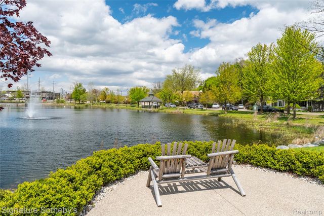 601 Village Lane, Milford Village, MI 48381