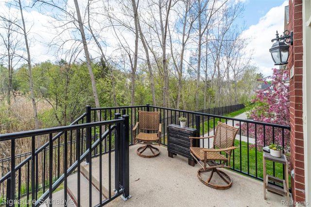 601 Village Lane, Milford Village, MI 48381