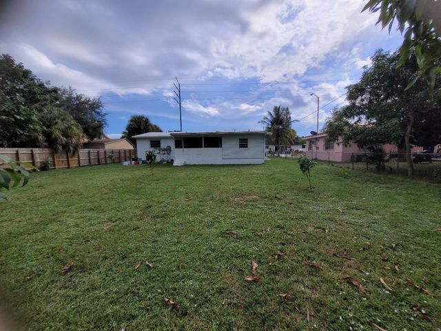 1045 NE 135th Street, North Miami, FL 33161