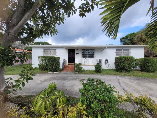 1045 NE 135th Street, North Miami, FL 33161