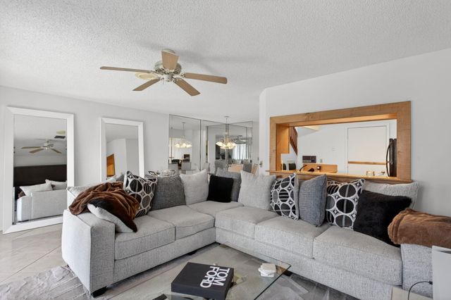 2274 Discovery Circle W 2274, Deerfield Beach, FL 33442