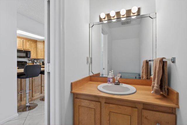 2274 Discovery Circle W 2274, Deerfield Beach, FL 33442