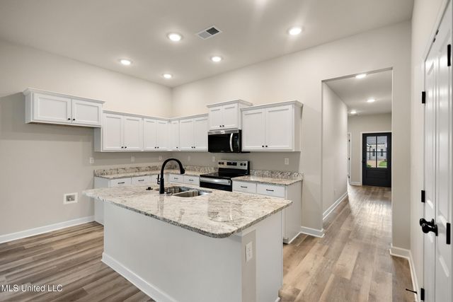 6263 Clover Court, Walls, MS 38680