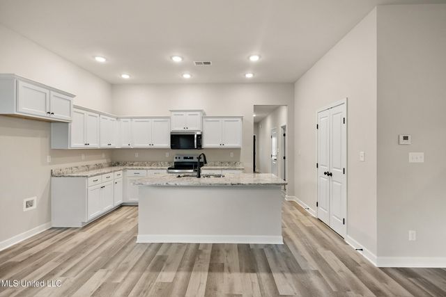 6263 Clover Court, Walls, MS 38680