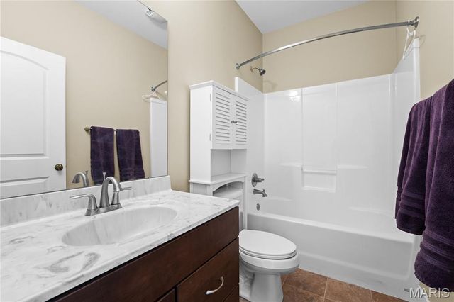 901 Ambercrombie Court, O'fallon, IL 62269