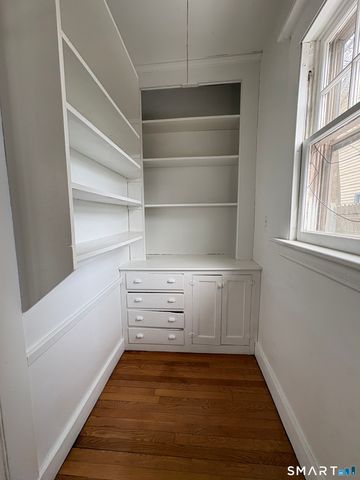 49 Hubinger Street, New Haven, CT 06511