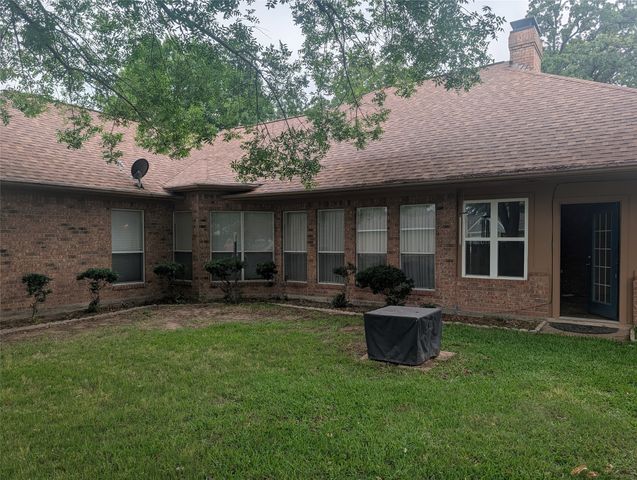 17909 Country Club Drive, Kemp, TX 75143