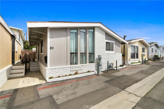 327 W Wilson 80, Costa Mesa, CA 92627