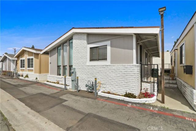 327 W Wilson 80, Costa Mesa, CA 92627