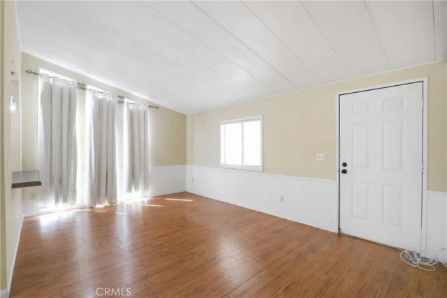 327 W Wilson 80, Costa Mesa, CA 92627