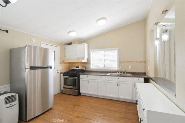 327 W Wilson 80, Costa Mesa, CA 92627