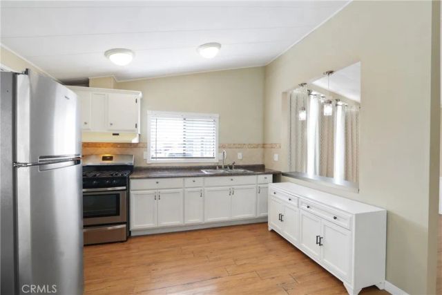 327 W Wilson 80, Costa Mesa, CA 92627