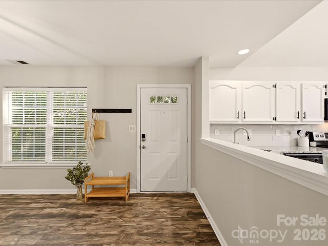 8810 Scotch Heather Way, Charlotte, NC 28277