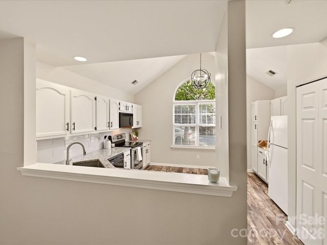 8810 Scotch Heather Way, Charlotte, NC 28277
