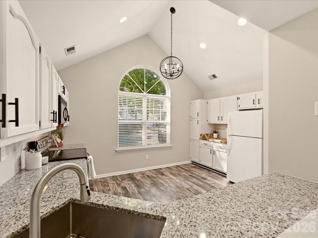 8810 Scotch Heather Way, Charlotte, NC 28277