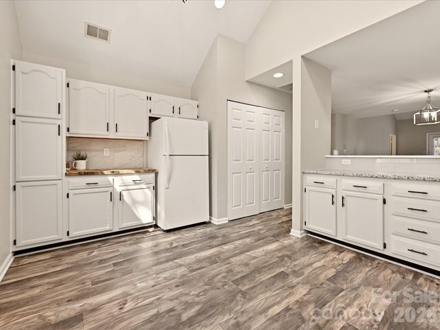 8810 Scotch Heather Way, Charlotte, NC 28277