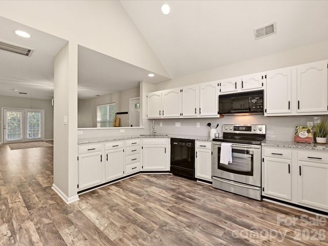 8810 Scotch Heather Way, Charlotte, NC 28277