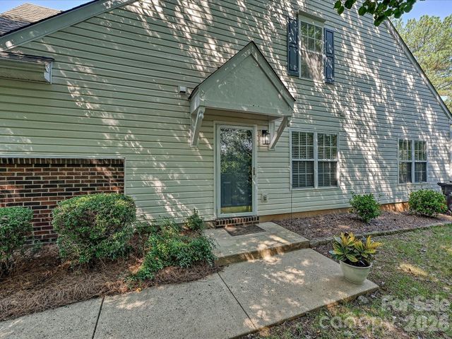 8810 Scotch Heather Way, Charlotte, NC 28277