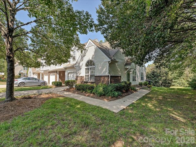 8810 Scotch Heather Way, Charlotte, NC 28277