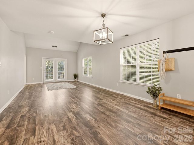 8810 Scotch Heather Way, Charlotte, NC 28277