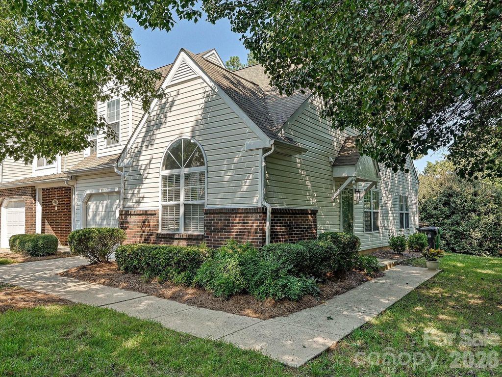 8810 Scotch Heather Way, Charlotte, NC 28277