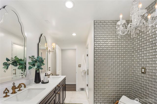 4003 E Newton Street, Seattle, WA 98112