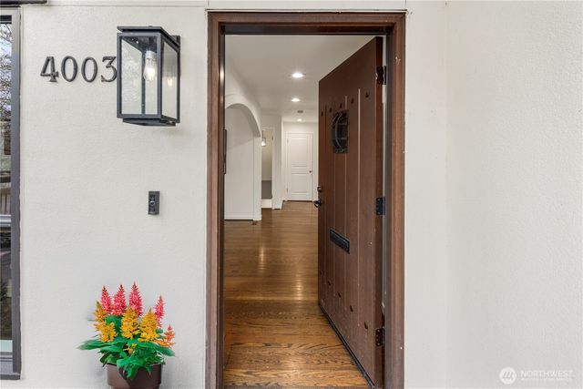 4003 E Newton Street, Seattle, WA 98112