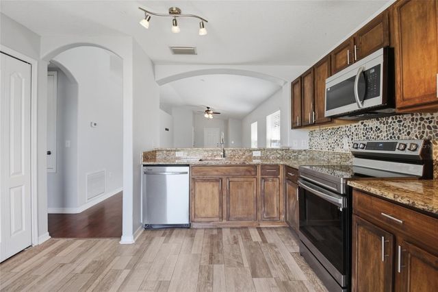 15519 TELFORD SPRING DRIVE, Sun City Center, FL 33573