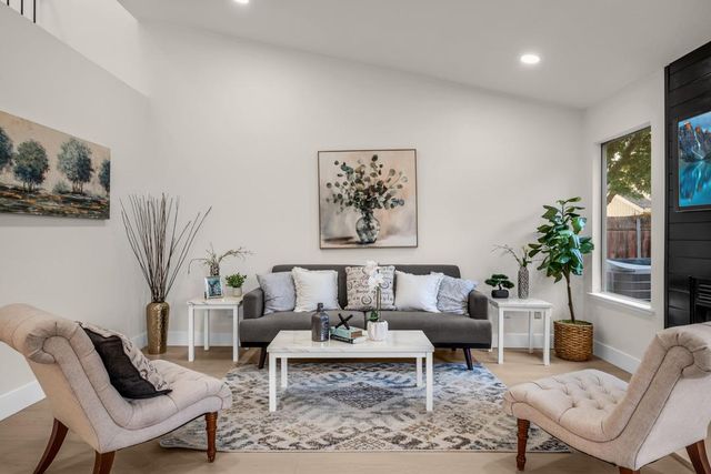 5912 Sawyer Cir, Sacramento, CA 95823