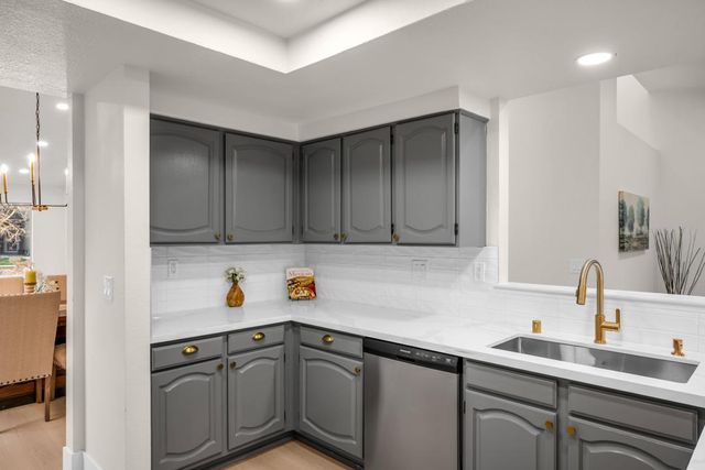 5912 Sawyer Cir, Sacramento, CA 95823