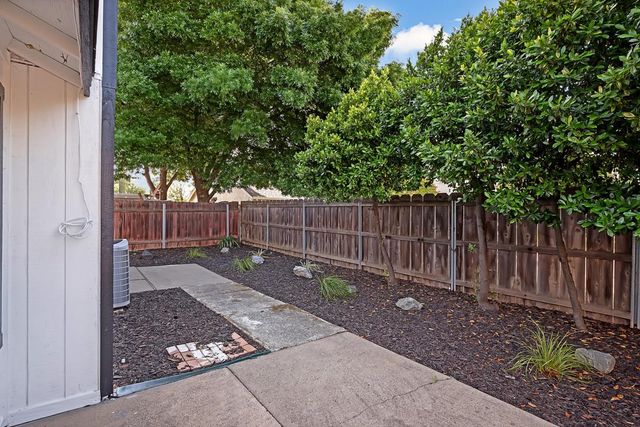 5912 Sawyer Cir, Sacramento, CA 95823