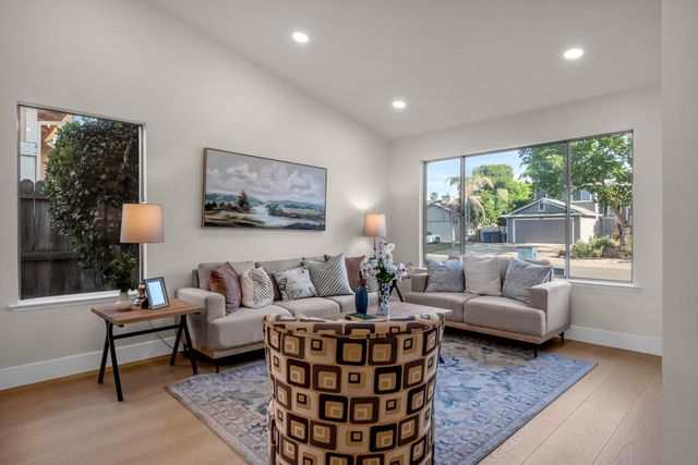 5912 Sawyer Cir, Sacramento, CA 95823