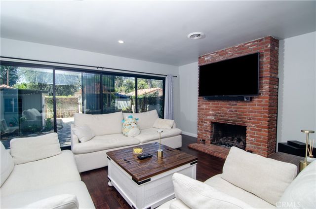 21209 Dumetz Road, Woodland Hills, CA 91364