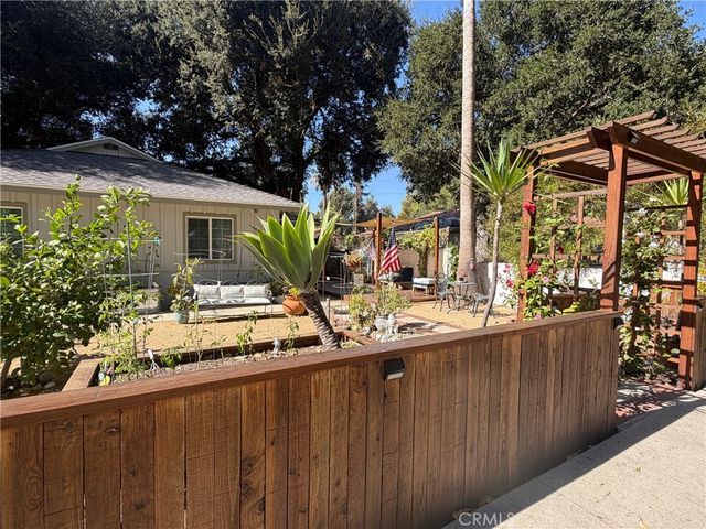 21209 Dumetz Road, Woodland Hills, CA 91364