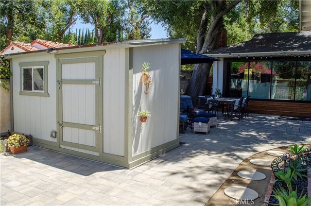 21209 Dumetz Road, Woodland Hills, CA 91364