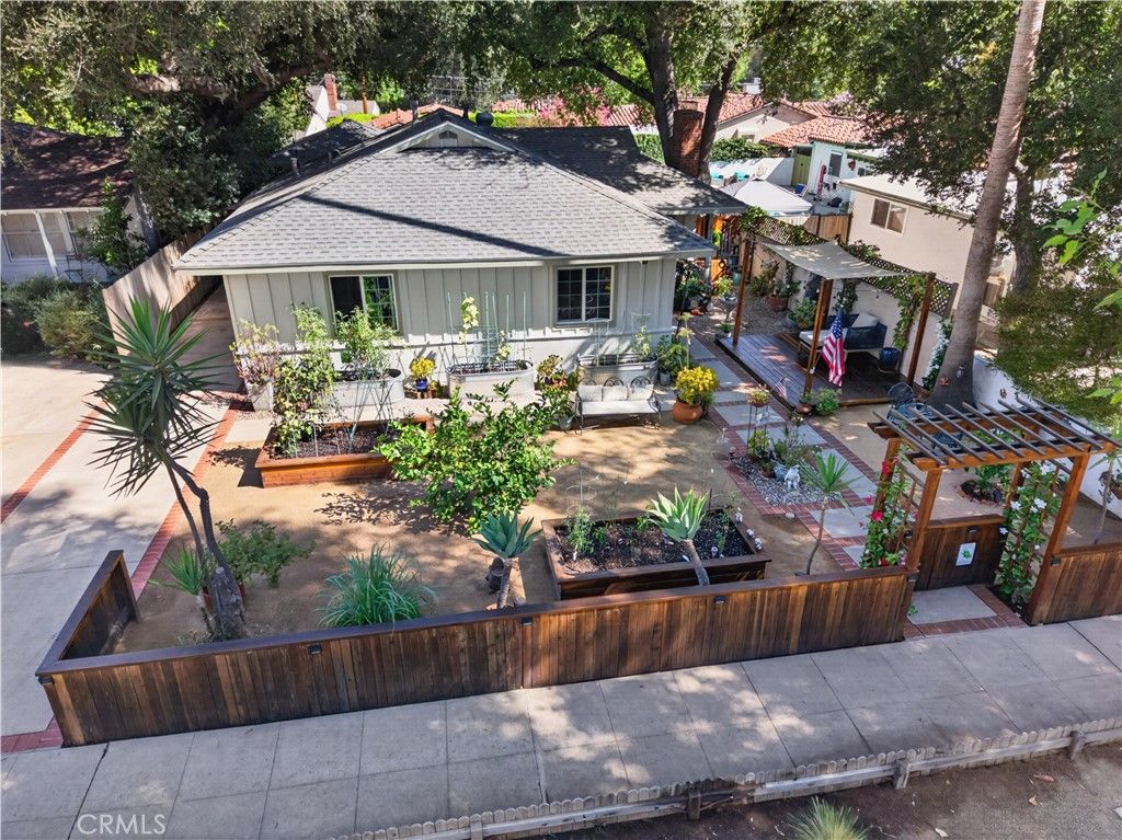 21209 Dumetz Road, Woodland Hills, CA 91364
