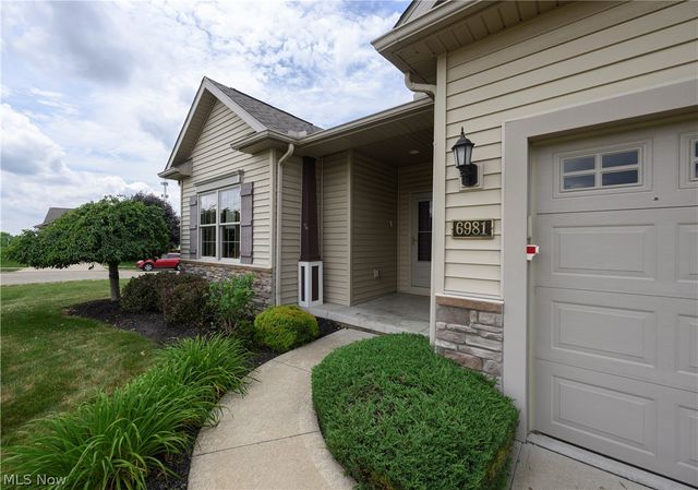 6981 Emerald Cove Avenue NW, Canal Fulton, OH 44614