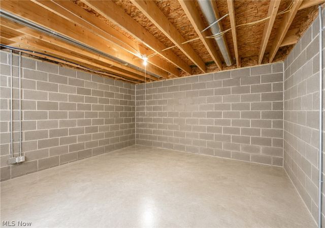 6981 Emerald Cove Avenue NW, Canal Fulton, OH 44614