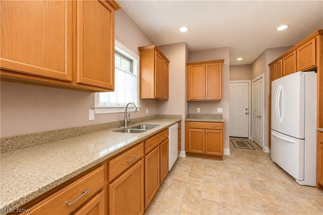 6981 Emerald Cove Avenue NW, Canal Fulton, OH 44614