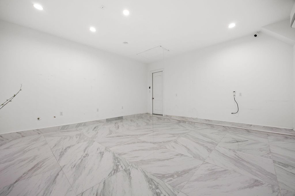 Image 35 of property listing at 24310 Tesino River Circle, Katy, TX 77493