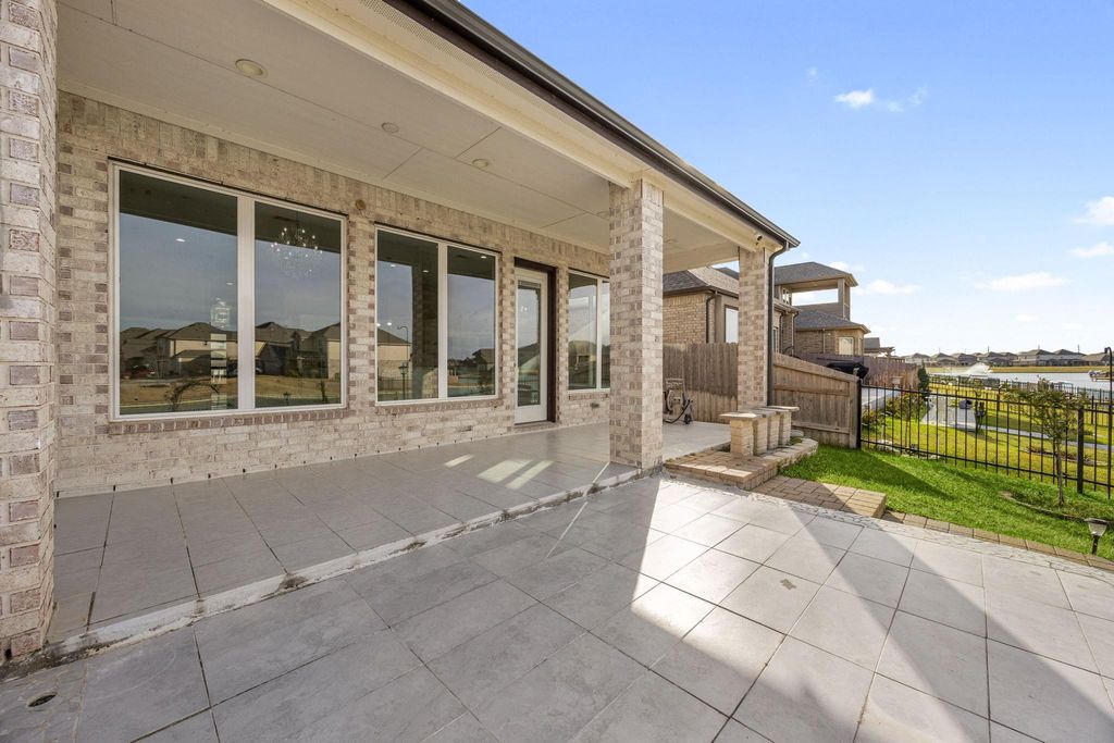 Image 36 of property listing at 24310 Tesino River Circle, Katy, TX 77493