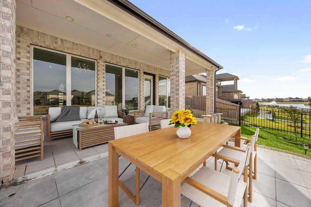 Image 37 of property listing at 24310 Tesino River Circle, Katy, TX 77493