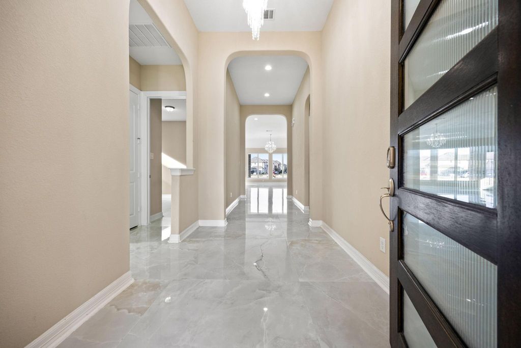 Image 4 of property listing at 24310 Tesino River Circle, Katy, TX 77493