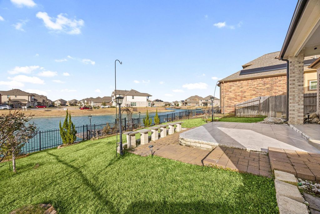 Image 40 of property listing at 24310 Tesino River Circle, Katy, TX 77493