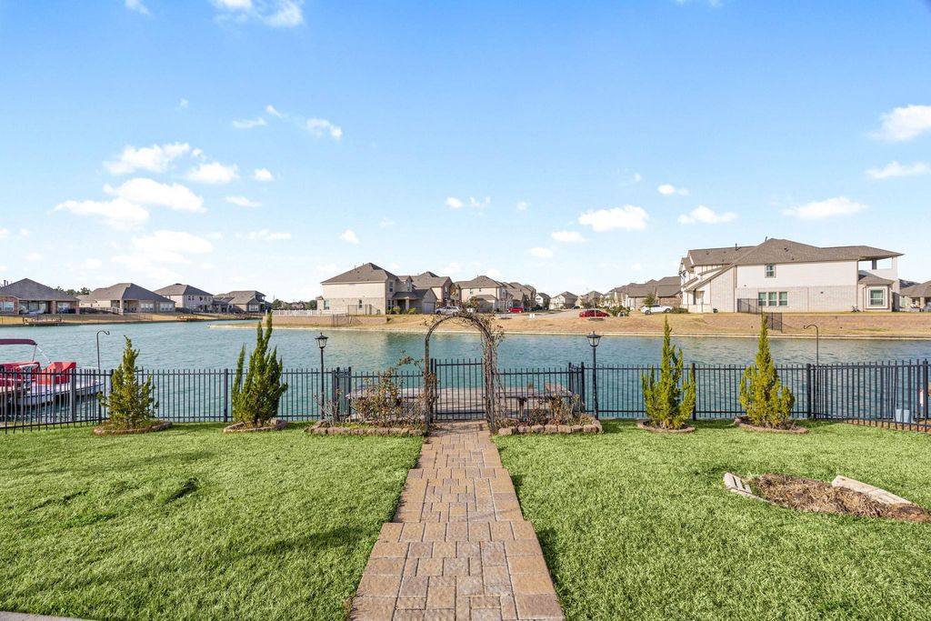 Image 45 of property listing at 24310 Tesino River Circle, Katy, TX 77493