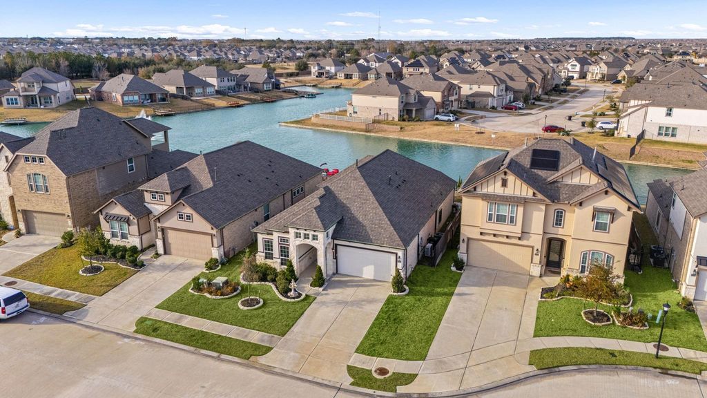 Image 46 of property listing at 24310 Tesino River Circle, Katy, TX 77493