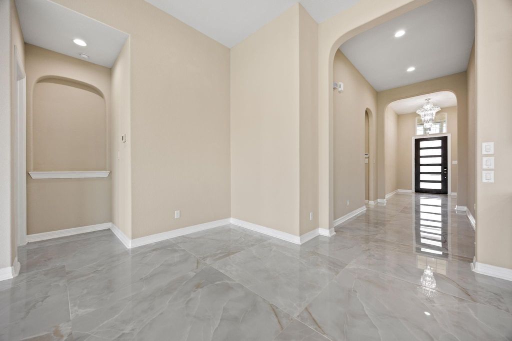 Image 6 of property listing at 24310 Tesino River Circle, Katy, TX 77493