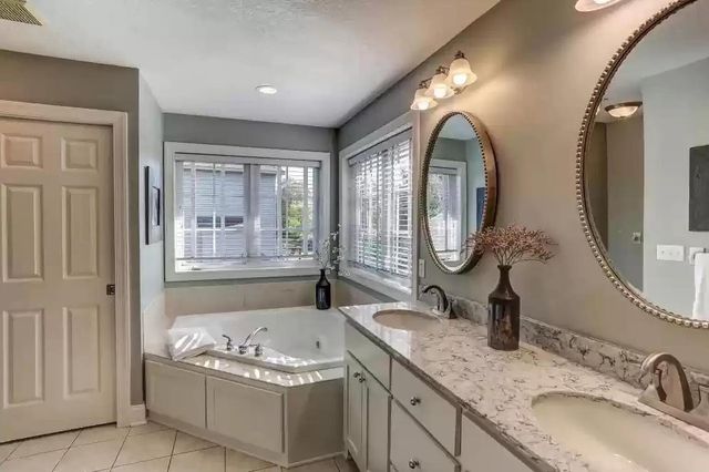 3173 Shady Cove Point NW, Prior Lake, MN 55372